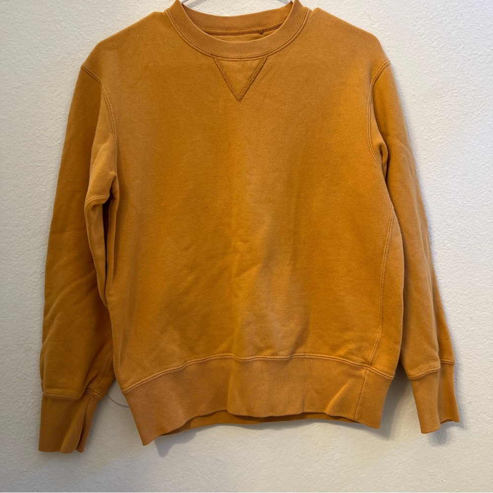 Uniqlo Men Crewneck in Mustard Yellow